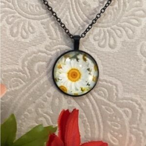 Daisy Pendant Necklace With Unique Black Chain NEW!